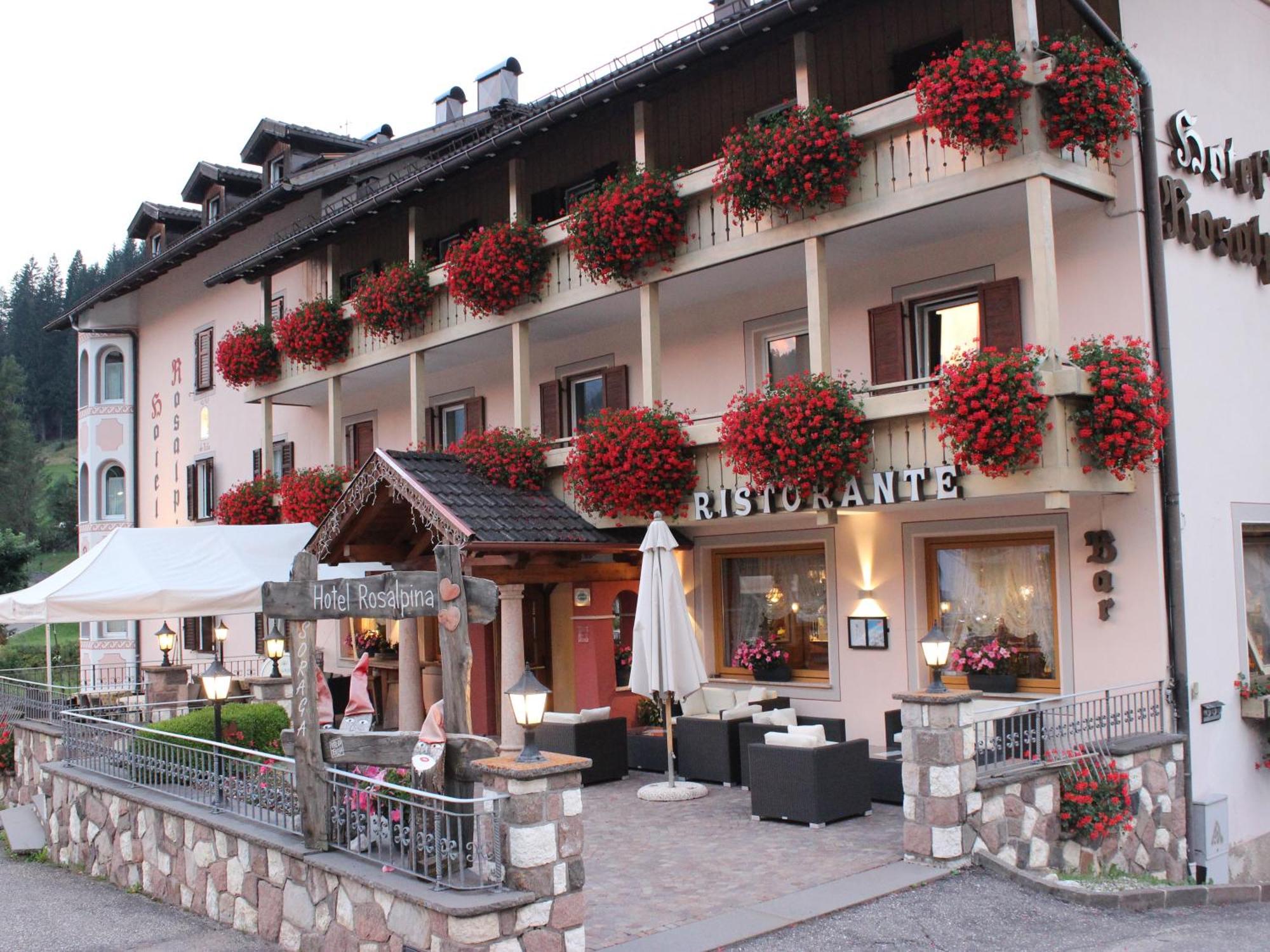 Hotel Rosalpina Soraga Exterior foto